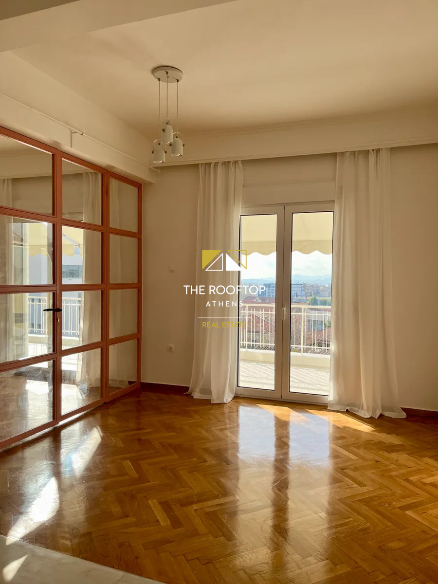 Attiki: 5th floor penthouse with panoramic views 