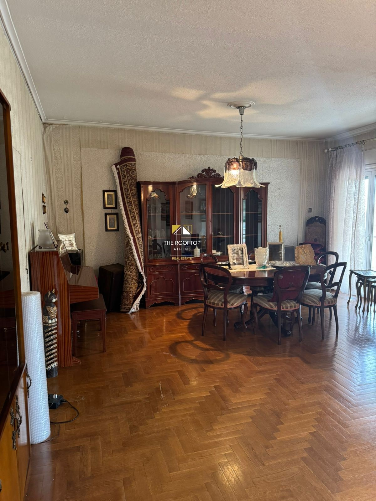 Athens : 3rd floor apartment ( 132 sqm)