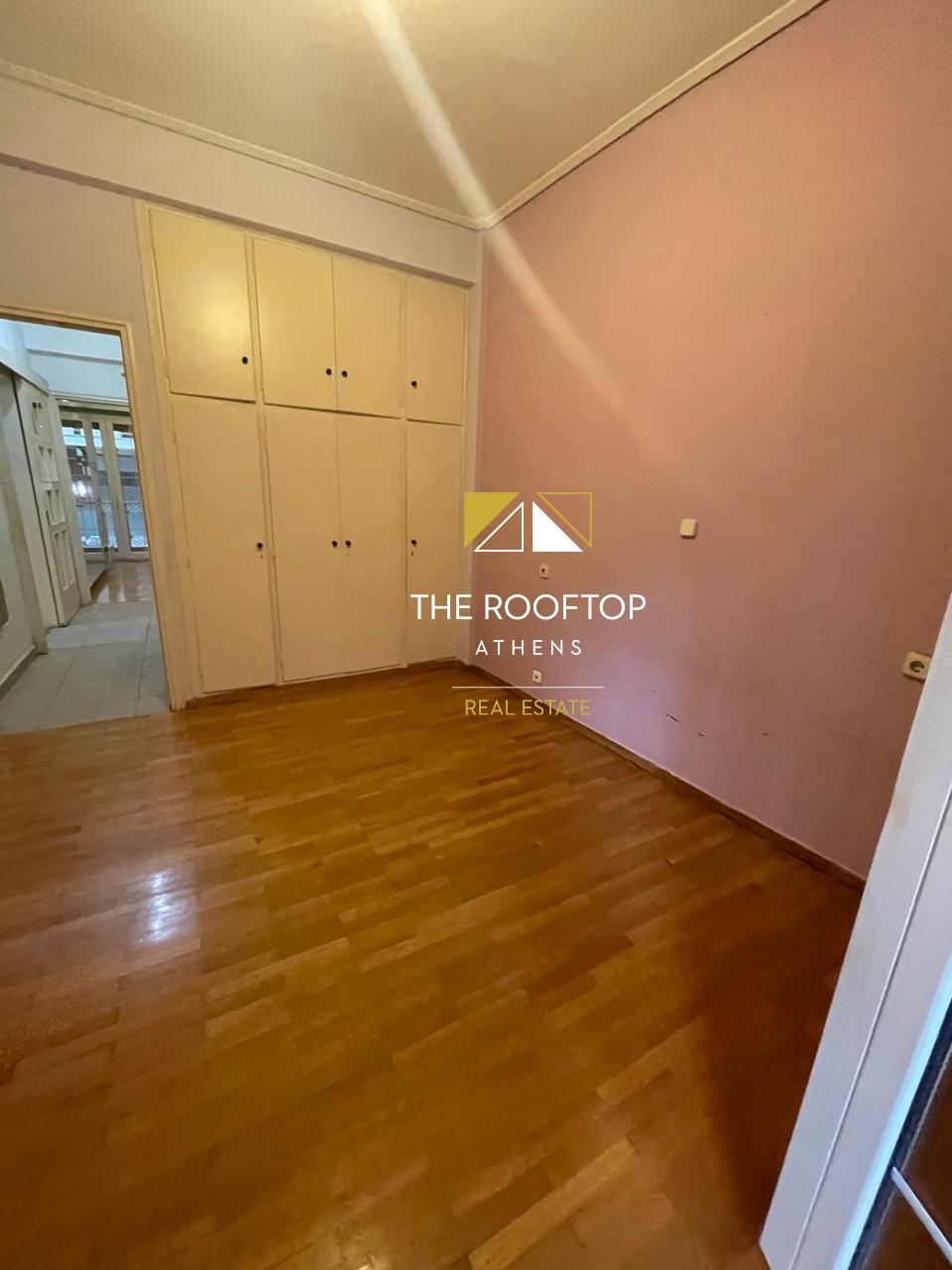 Ampelokipoi: Bright 1st floor apartment 72 sqm