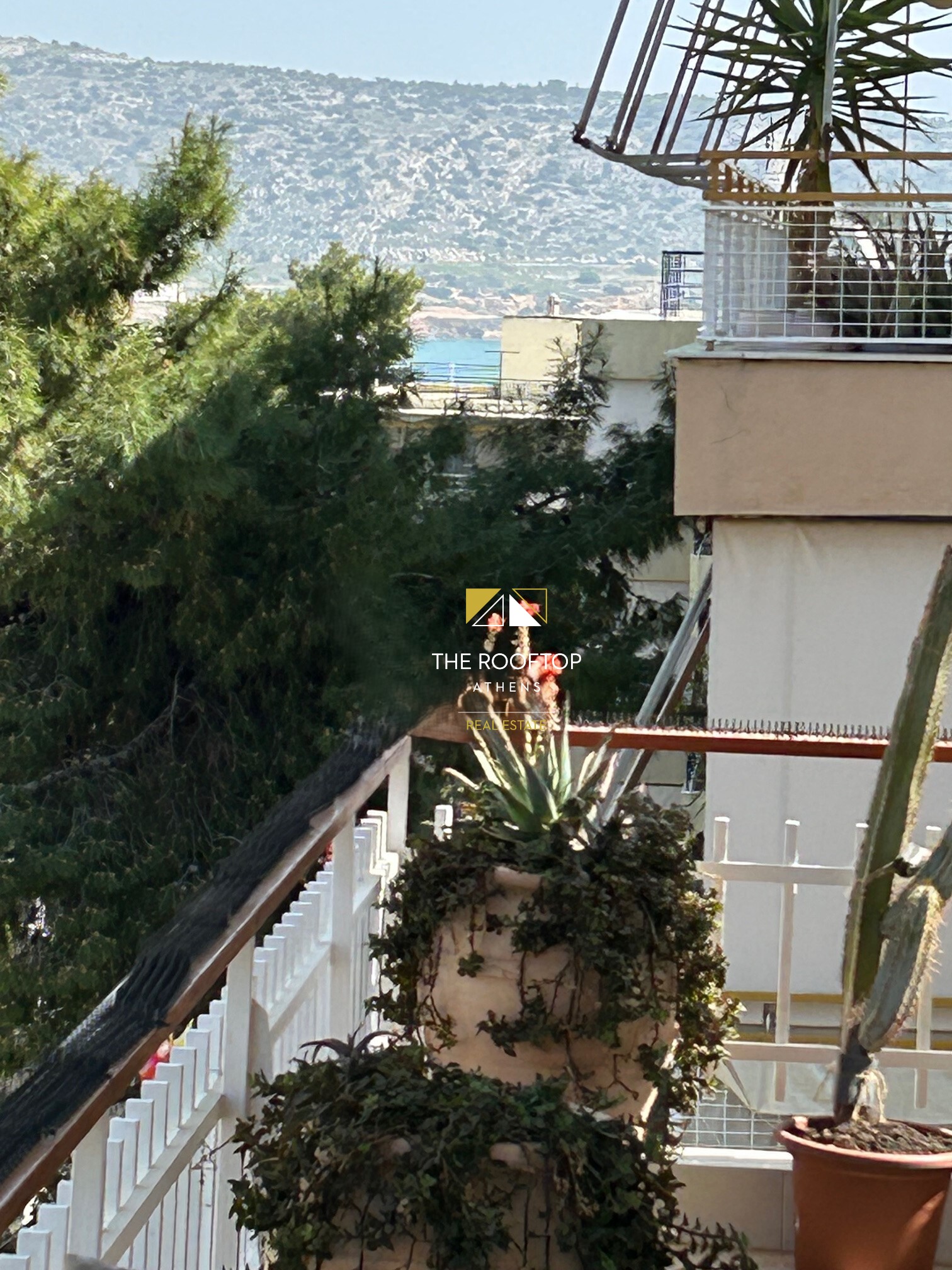 Varkiza: Renovated 3rd floor apartment 64 sqm